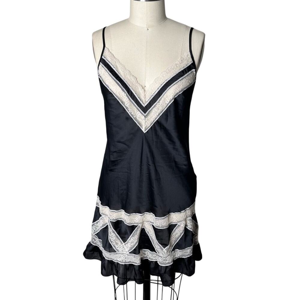 Victoria's Secret Black White Lace Tiered Hem Chemise Slip Dress Medium